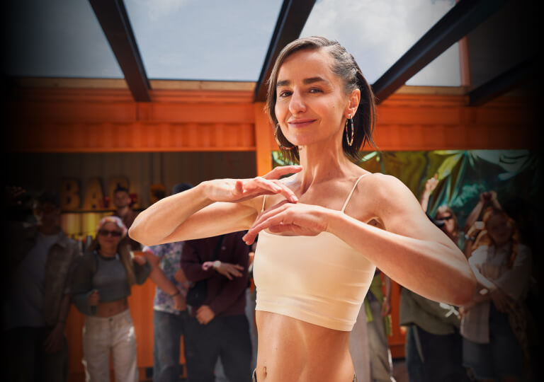 žena na festivale